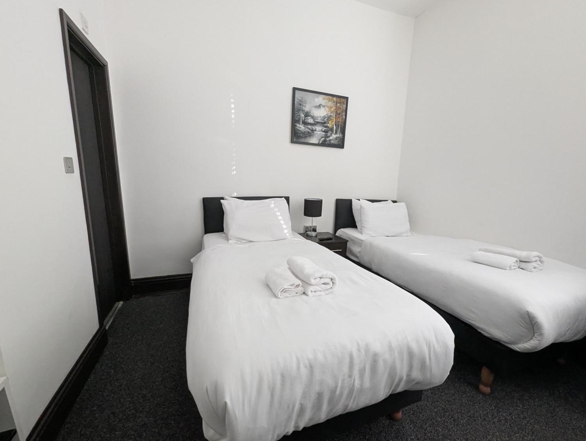 Oyo Firs Lodge London Heathrow Hounslow Exterior foto