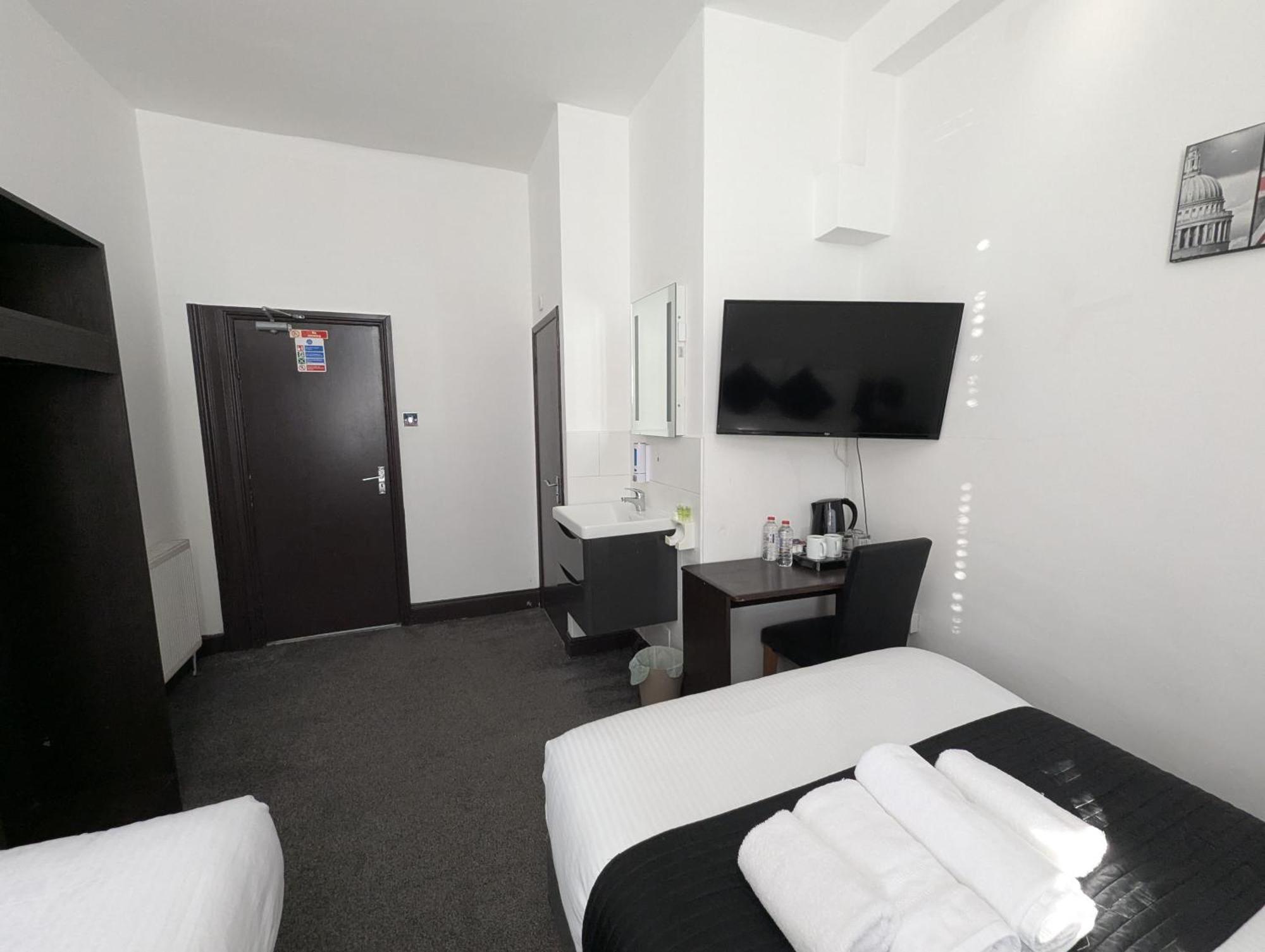 Oyo Firs Lodge London Heathrow Hounslow Exterior foto