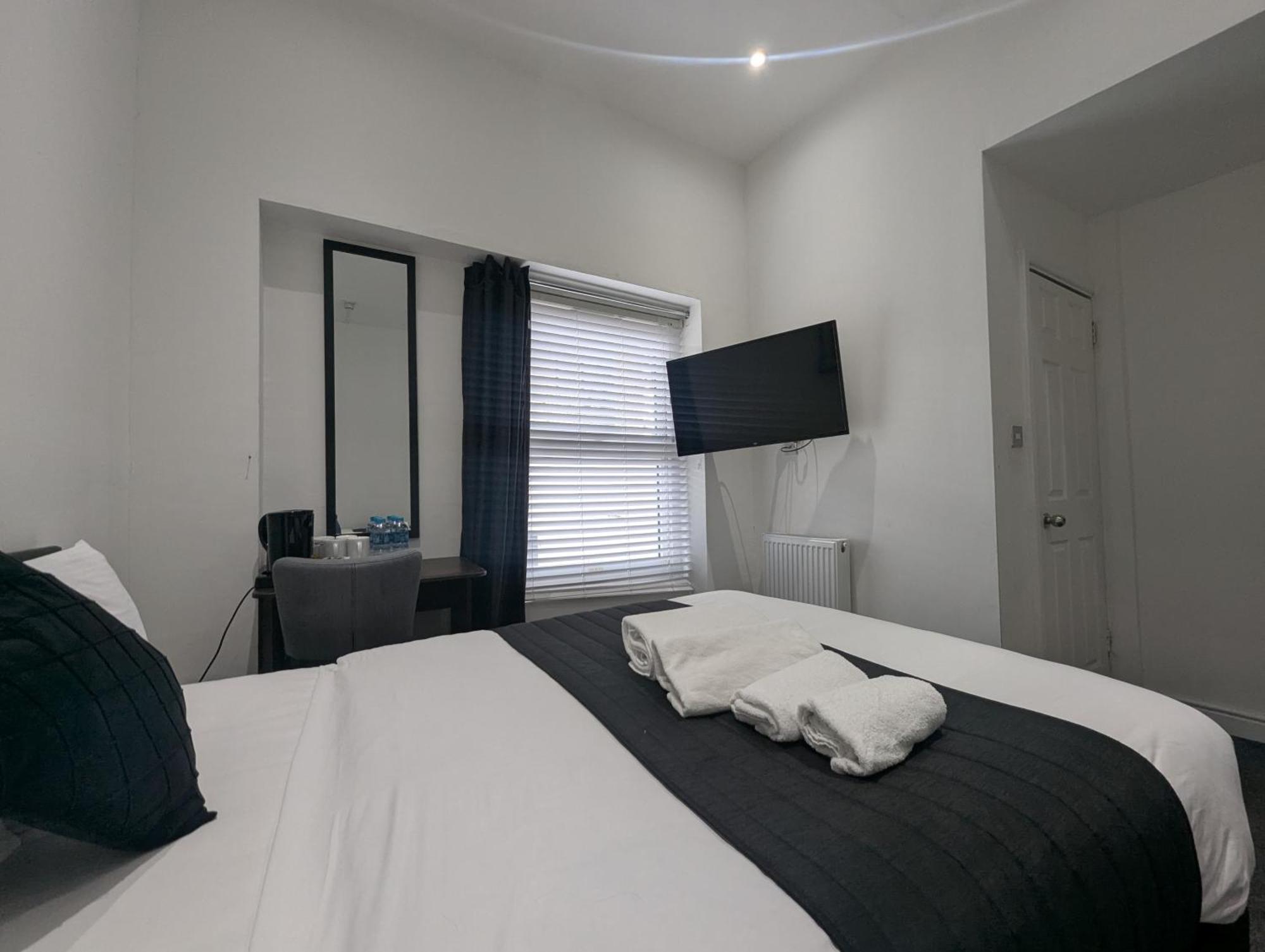 Oyo Firs Lodge London Heathrow Hounslow Exterior foto