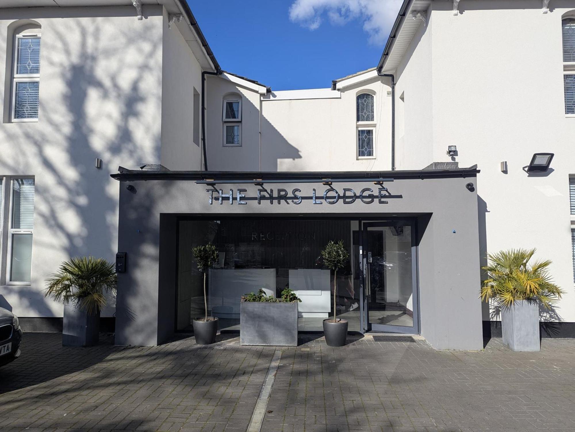 Oyo Firs Lodge London Heathrow Hounslow Exterior foto