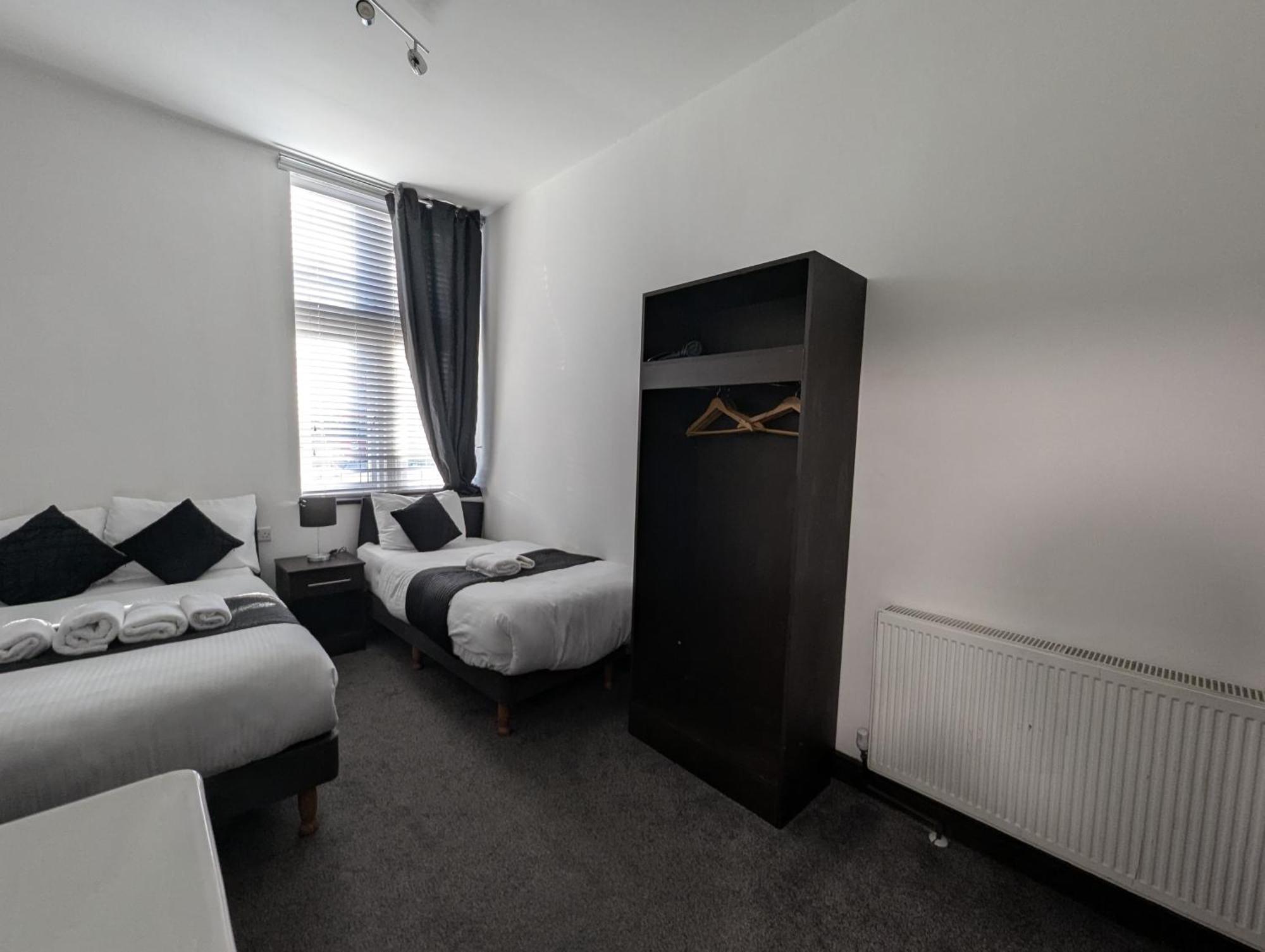 Oyo Firs Lodge London Heathrow Hounslow Exterior foto