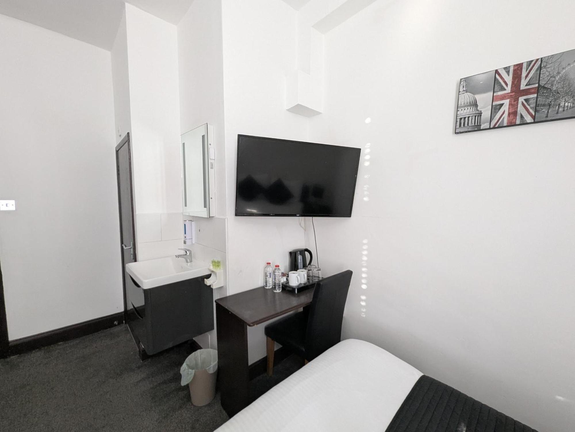 Oyo Firs Lodge London Heathrow Hounslow Exterior foto