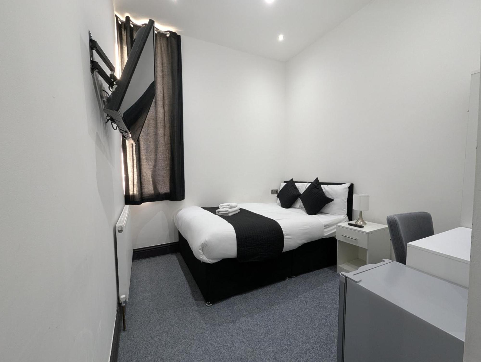Oyo Firs Lodge London Heathrow Hounslow Exterior foto