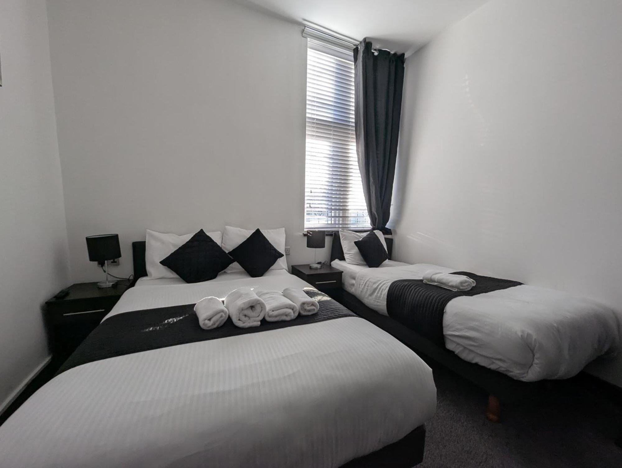 Oyo Firs Lodge London Heathrow Hounslow Exterior foto