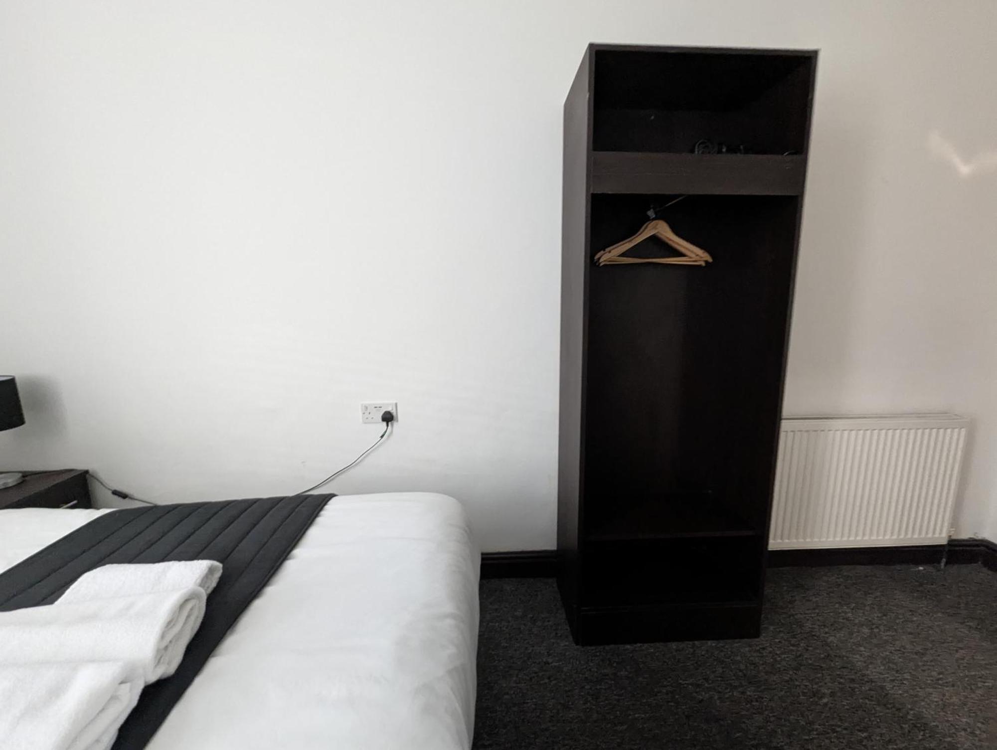 Oyo Firs Lodge London Heathrow Hounslow Exterior foto