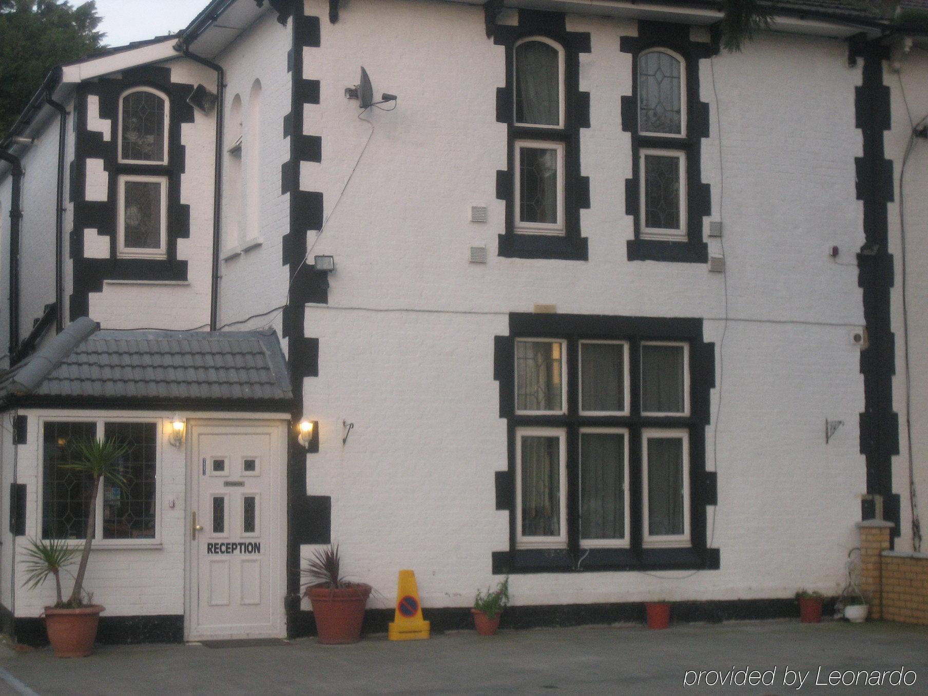 Oyo Firs Lodge London Heathrow Hounslow Exterior foto