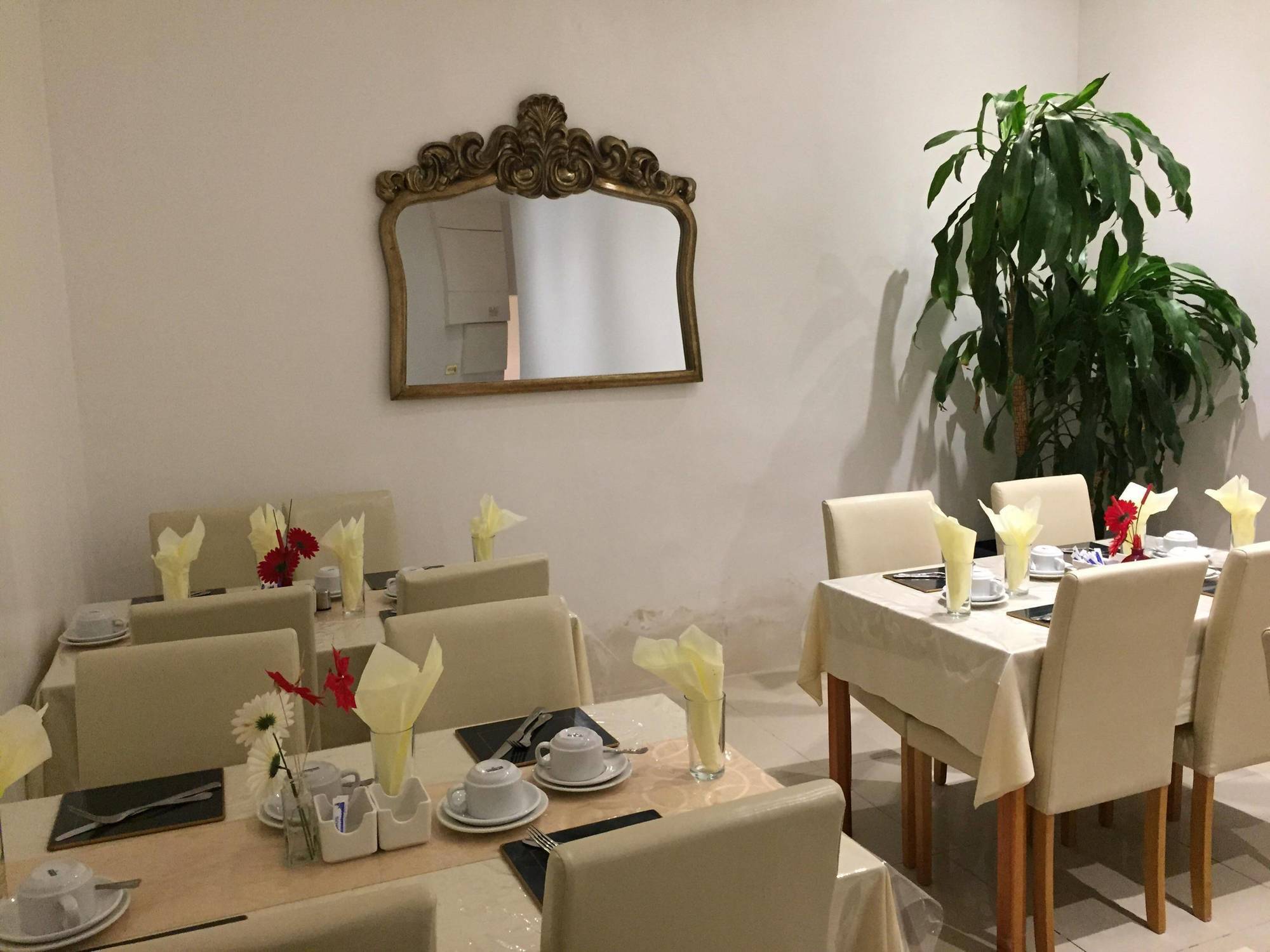Oyo Firs Lodge London Heathrow Hounslow Exterior foto